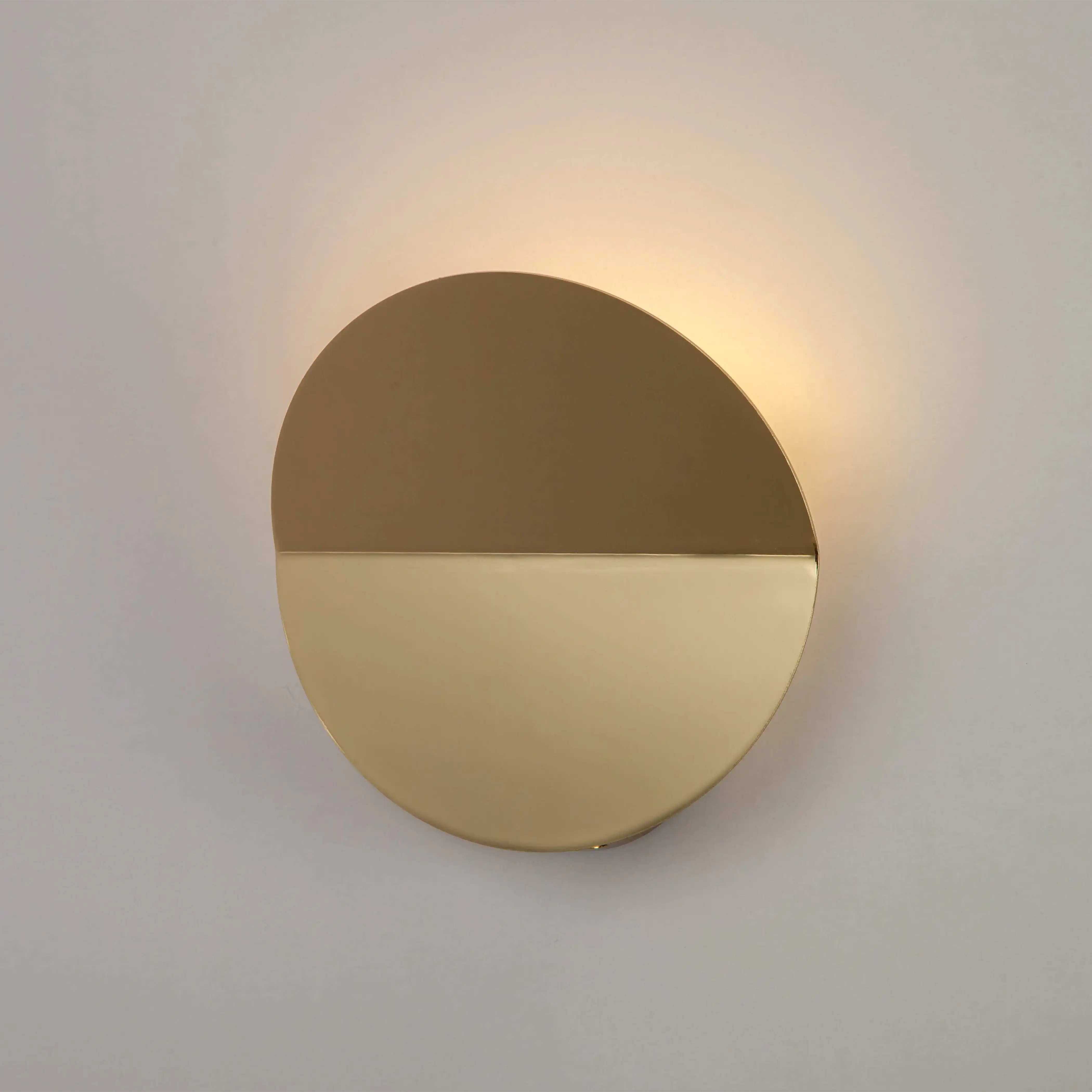 houseof Diffuser Wall Light | Brass - Image 3