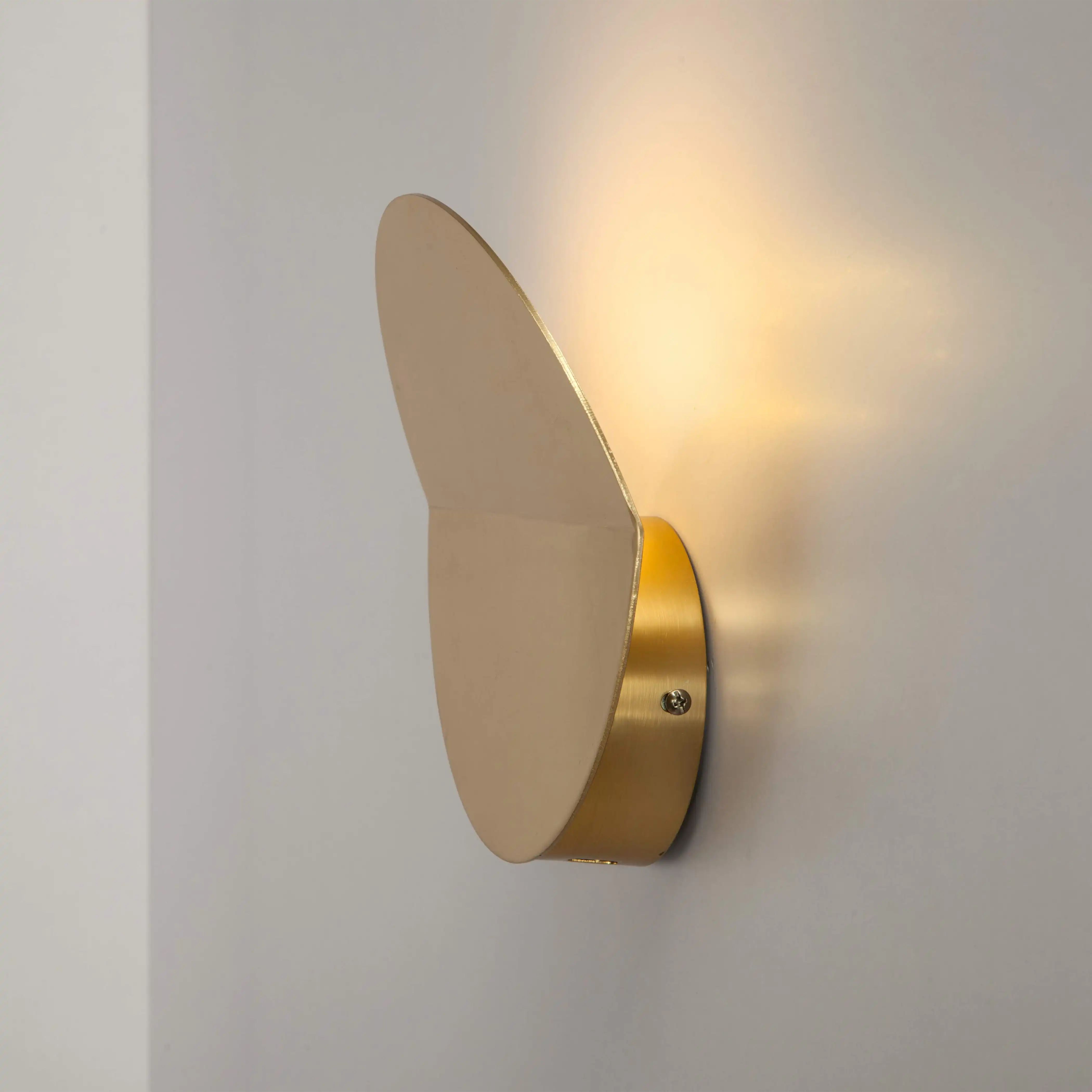 houseof Diffuser Wall Light | Brass - Image 4