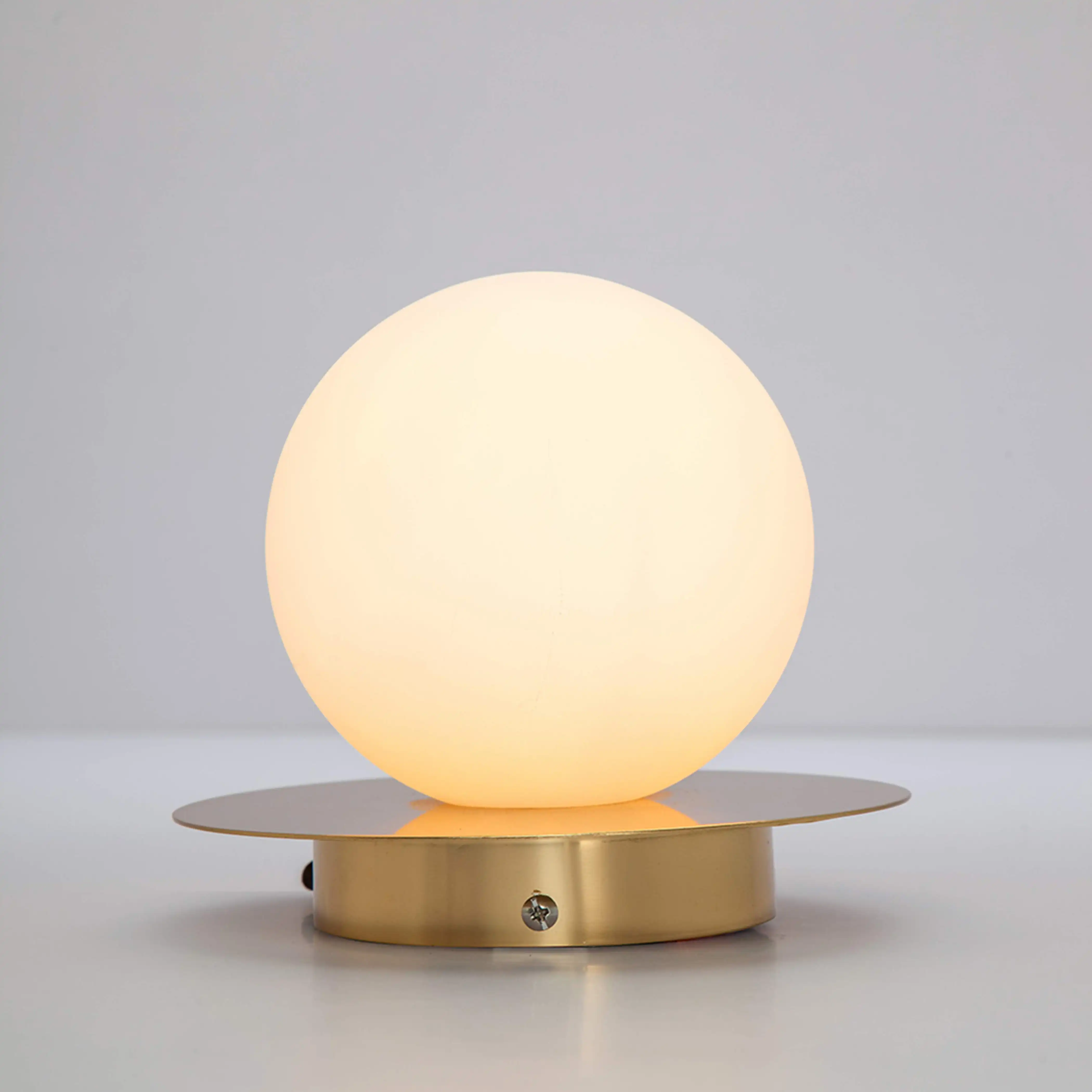 houseof Opal Disk Cordless Table Lamp | Brass - Image 4