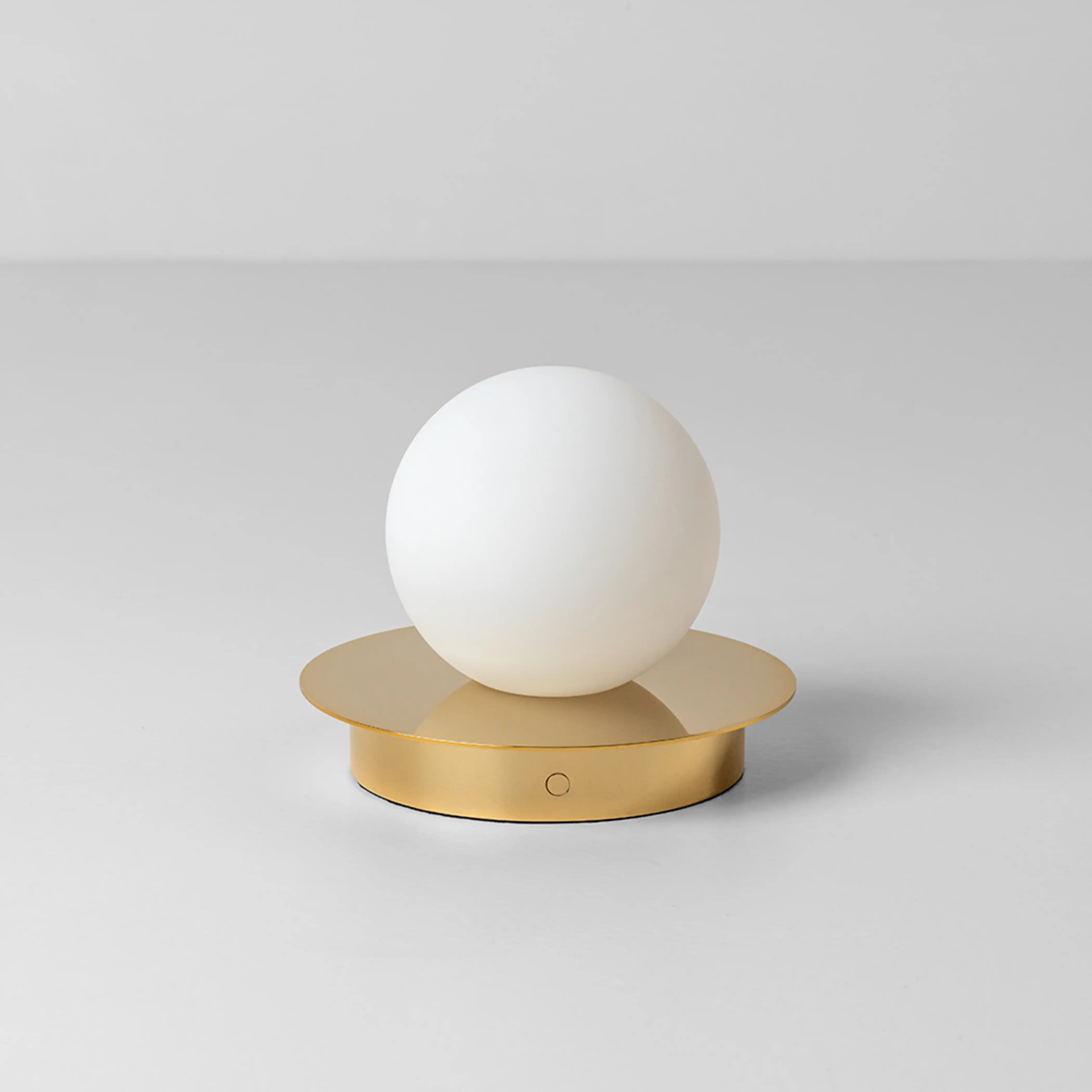 houseof Opal Disk Cordless Table Lamp | Brass - Image 7