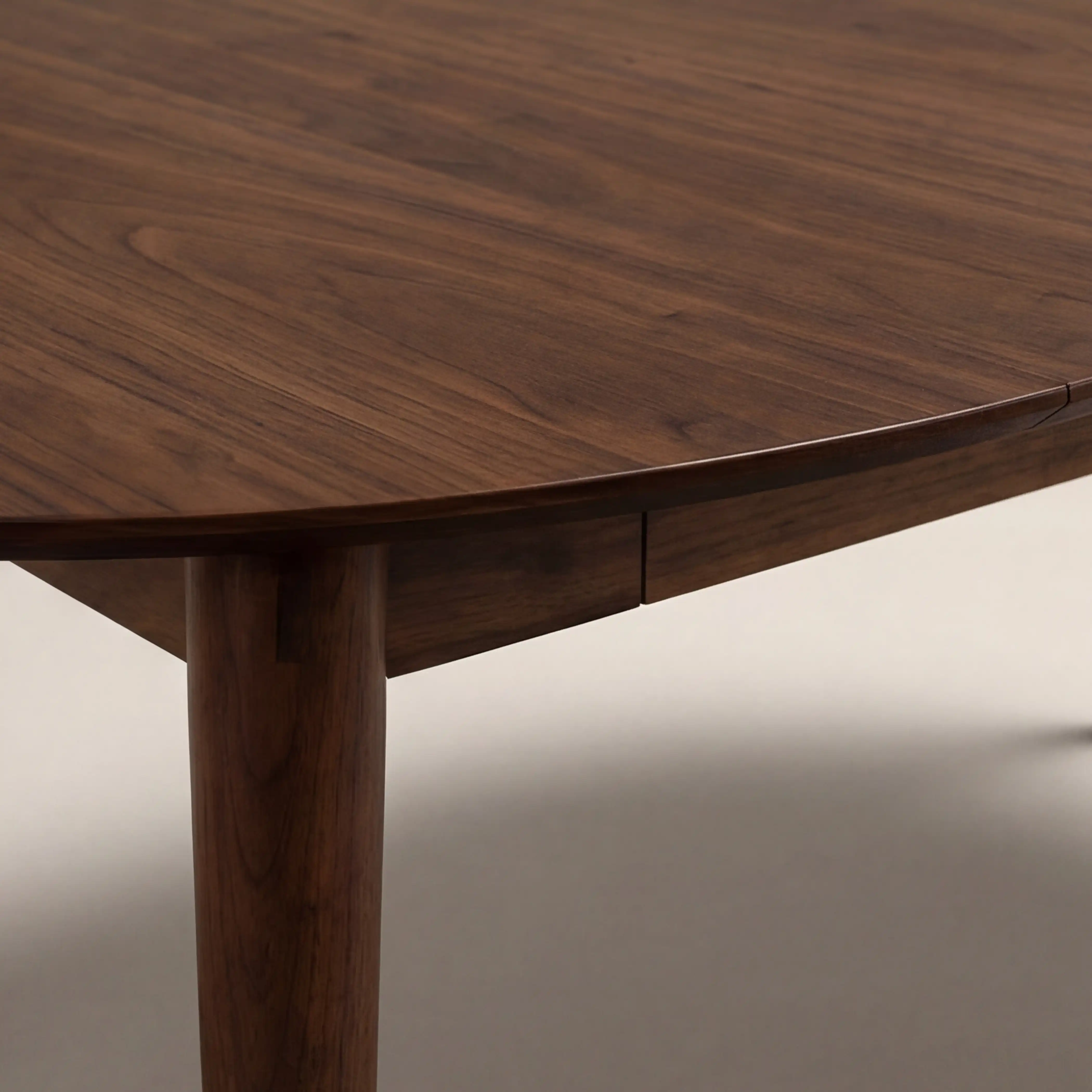 Montreux 4-6 Seat Round Wooden Extendable Dining Table | Walnut - Image 7