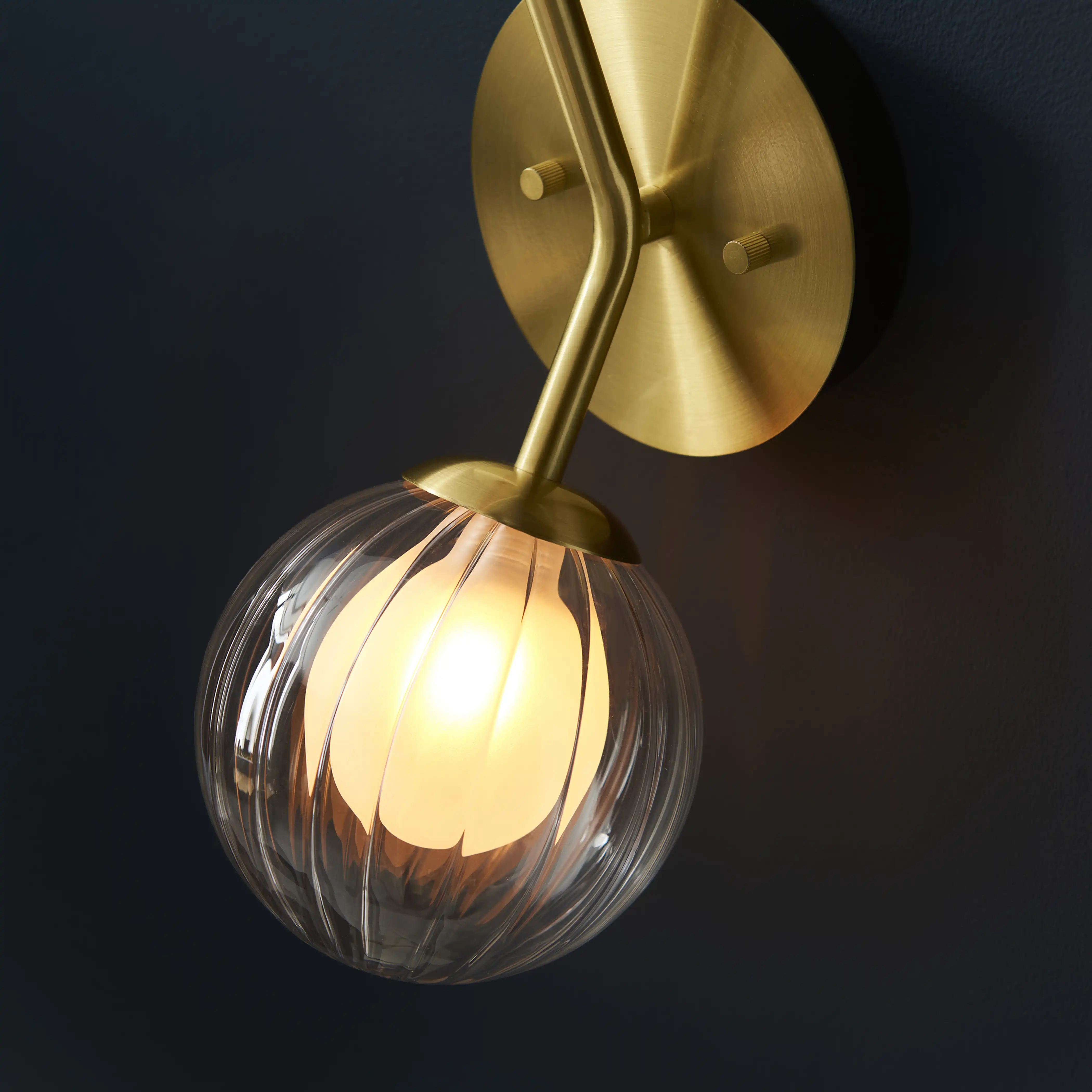 Scarlet Wall Light | Brass - Image 4