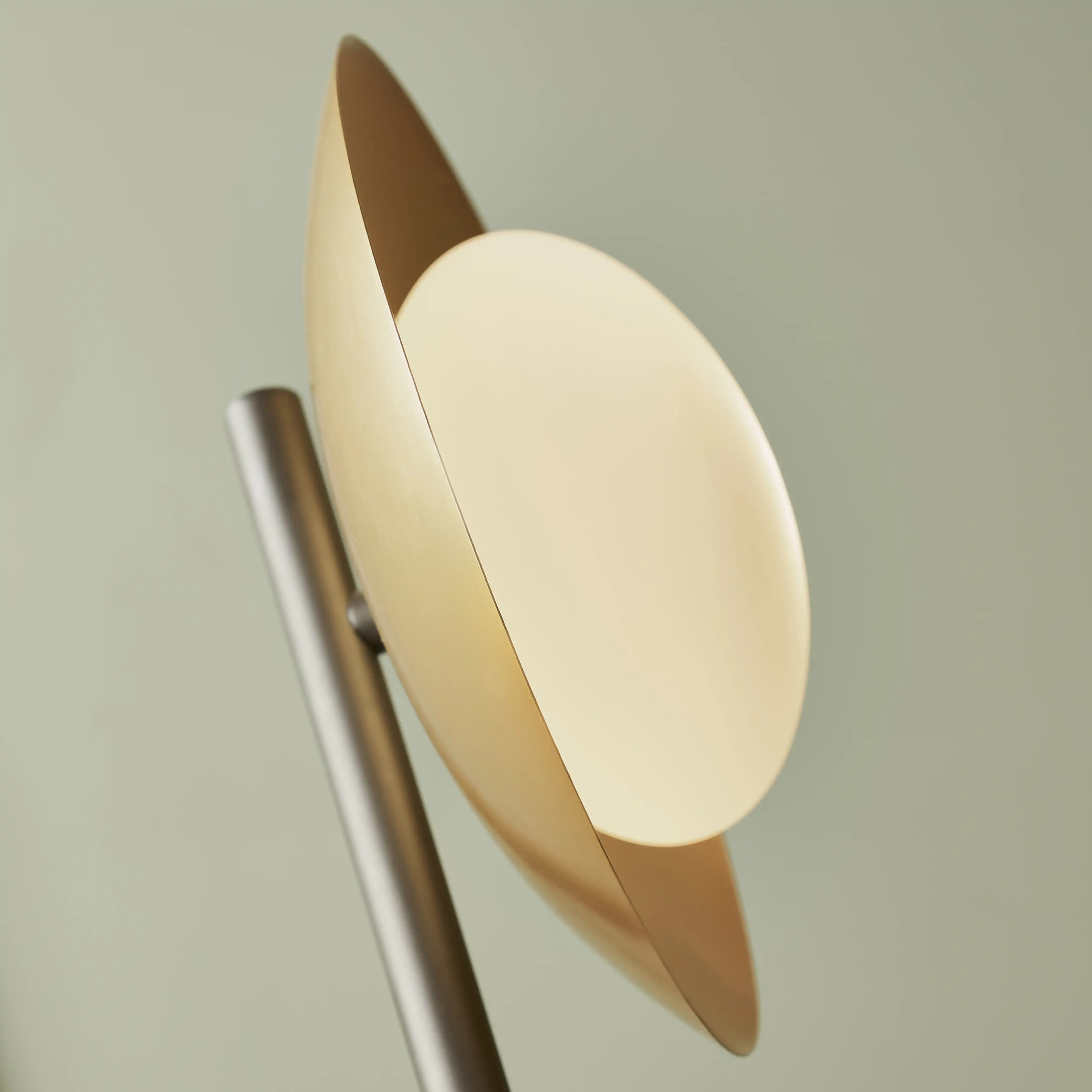 Temuka Floor Lamp | Brass & Black - Image 5